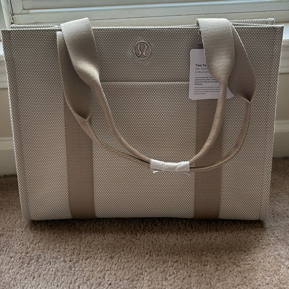 NWT lululemon Two-Tone Canvas Tote Bag 10L in Mojave Tan / Light Ivory